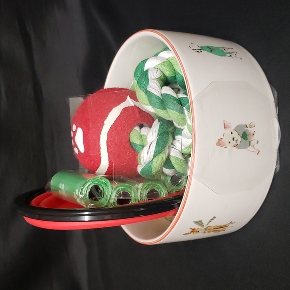 Eccolo NWT Holiday Dog Design Bowl with Collapsible Dish, Toy & Pet Waste Bags - Picture 4 of 7